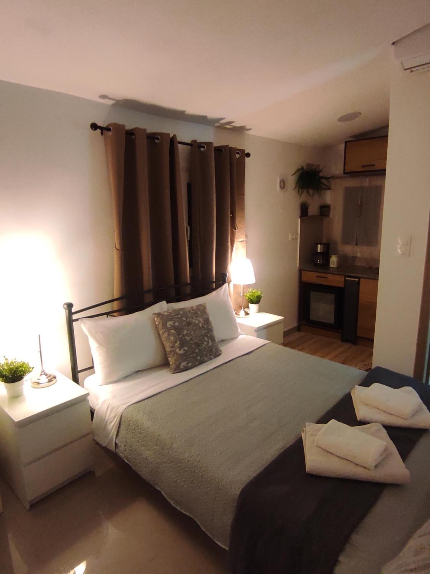Johnson House Apartman Rafína Kültér fotó